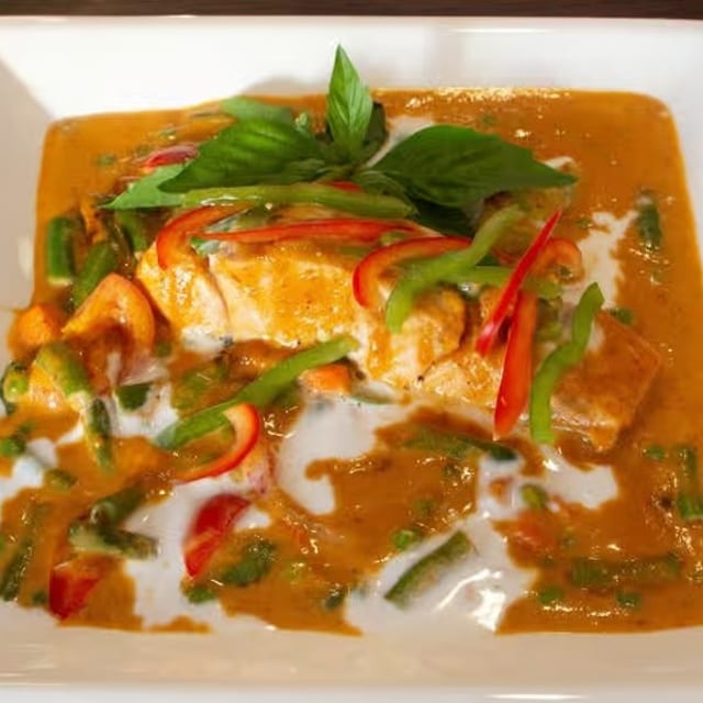 H6. Pa-Nang Salmon.