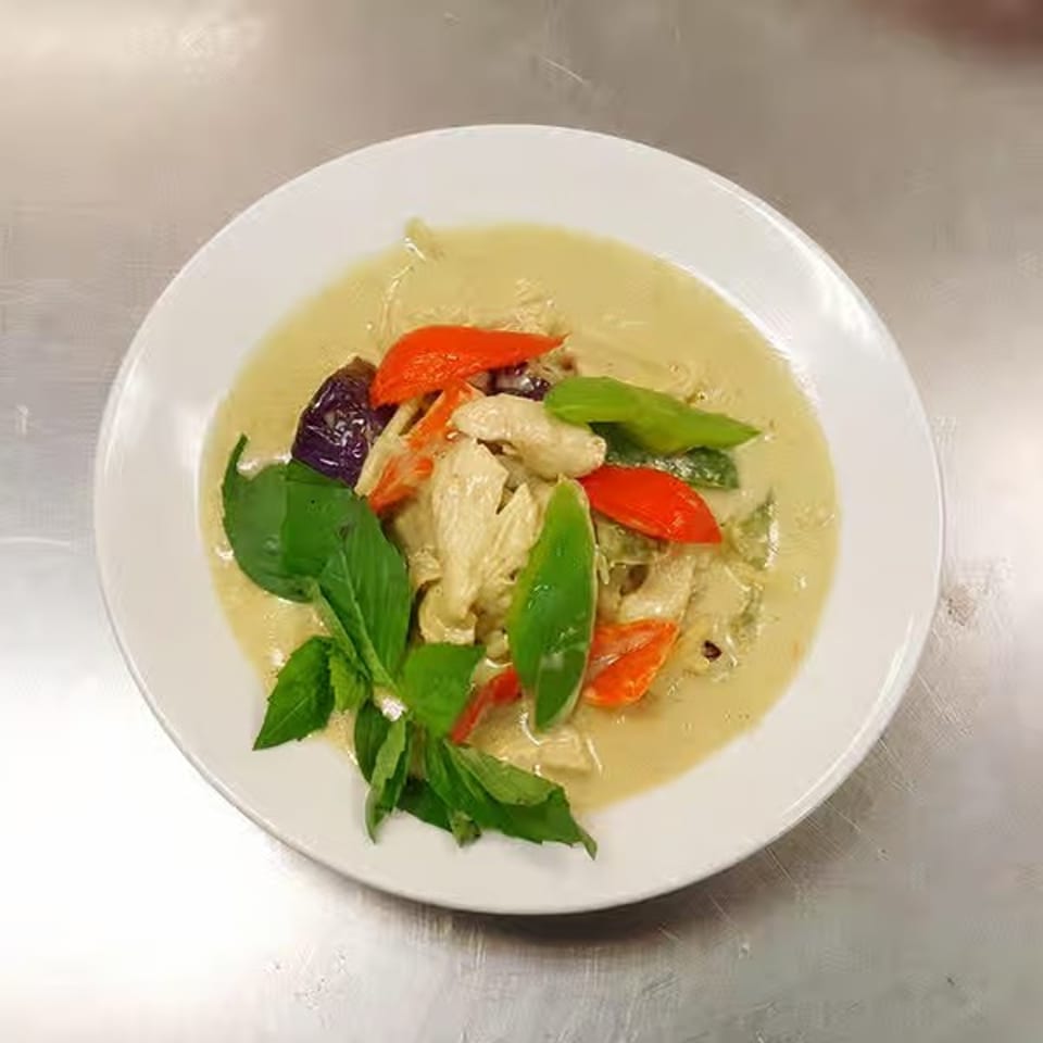 Spicy Green Curry: A Thai Favorite